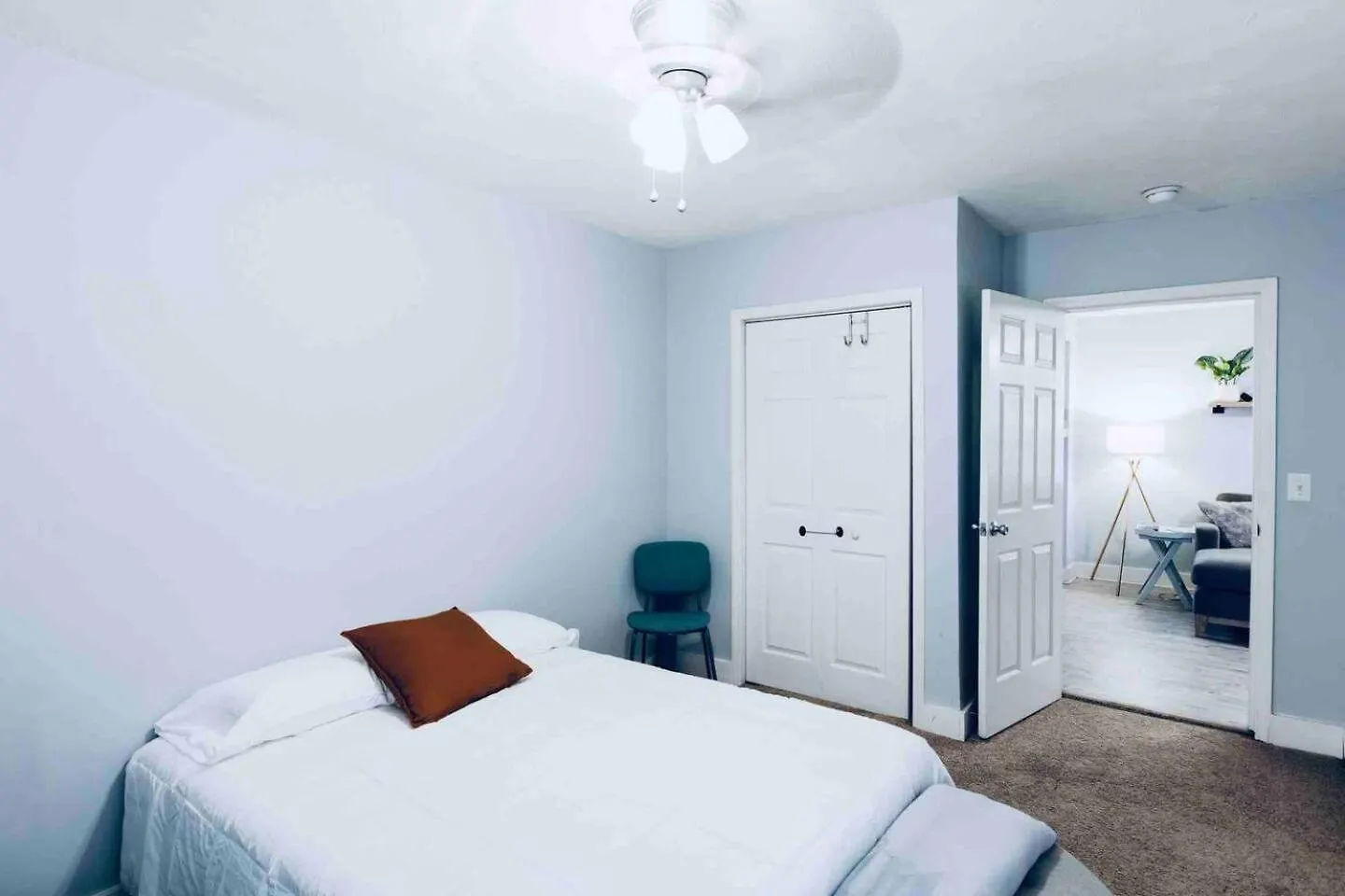 Holiday home The Little Blue Haus - Two Miles to Broadway Villa Nashville