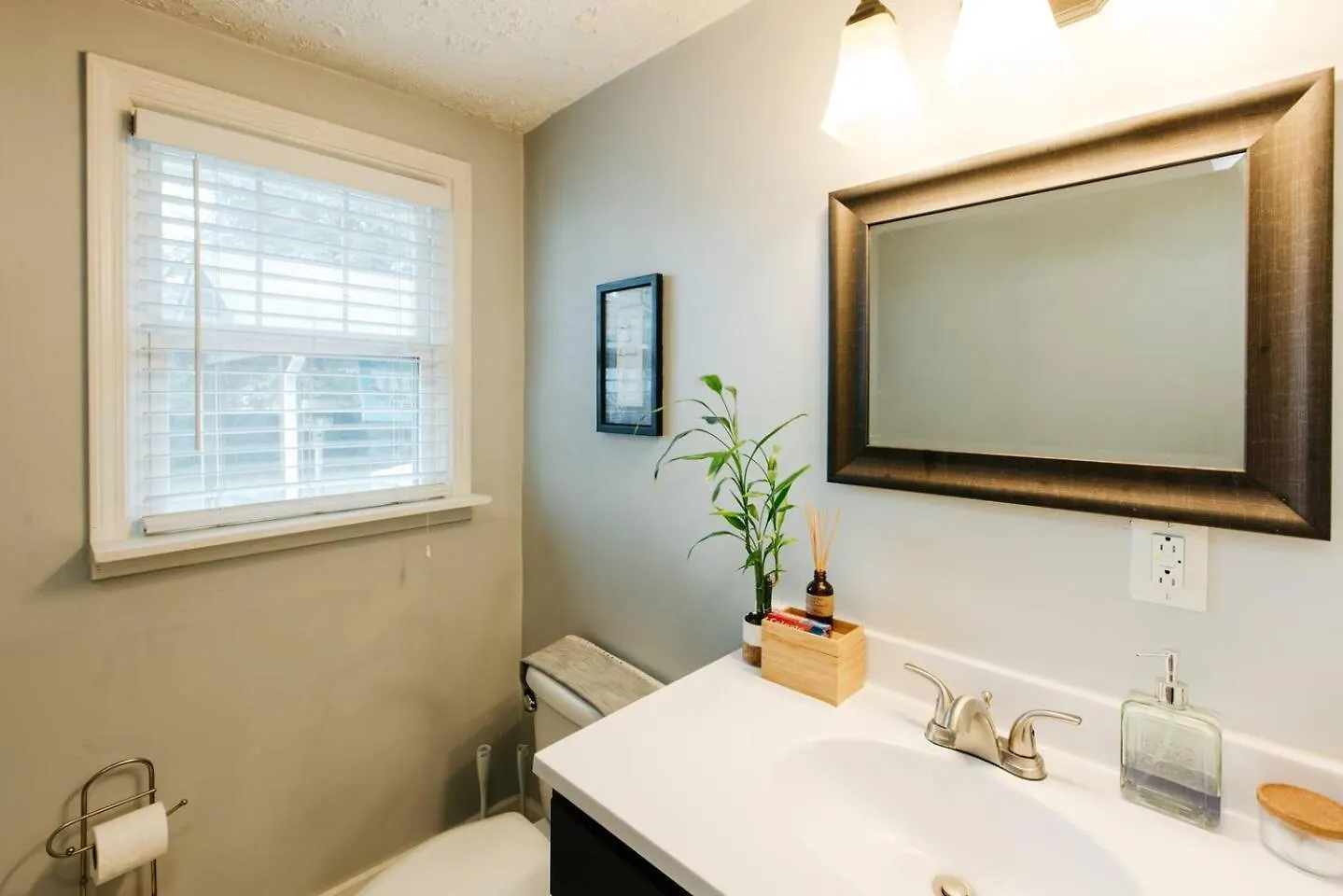 The Little Blue Haus - Two Miles to Broadway Villa Nashville Holiday home
