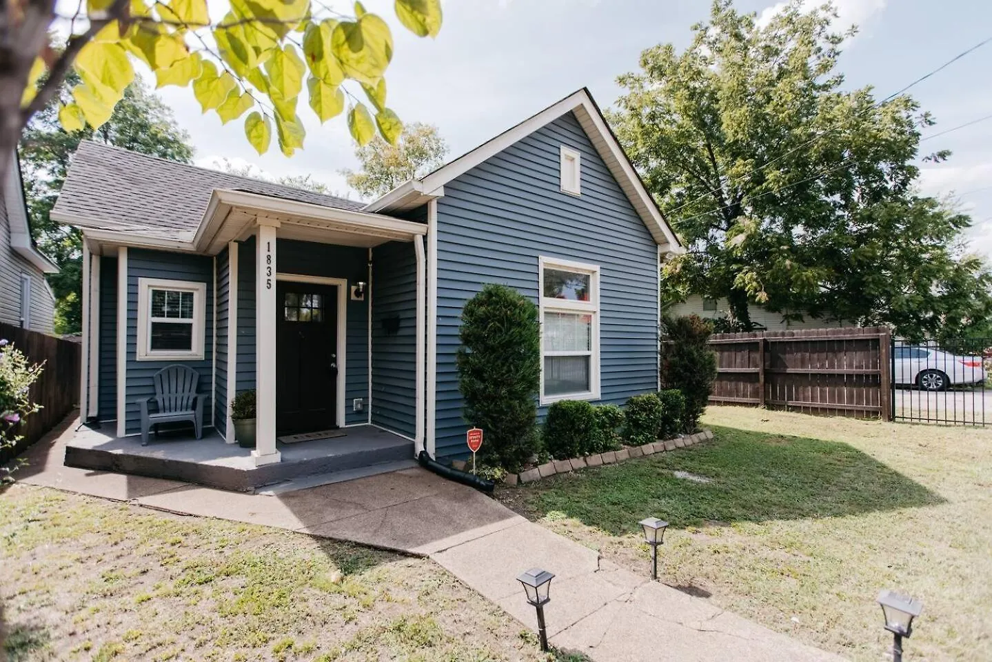 The Little Blue Haus - Two Miles To Broadway location